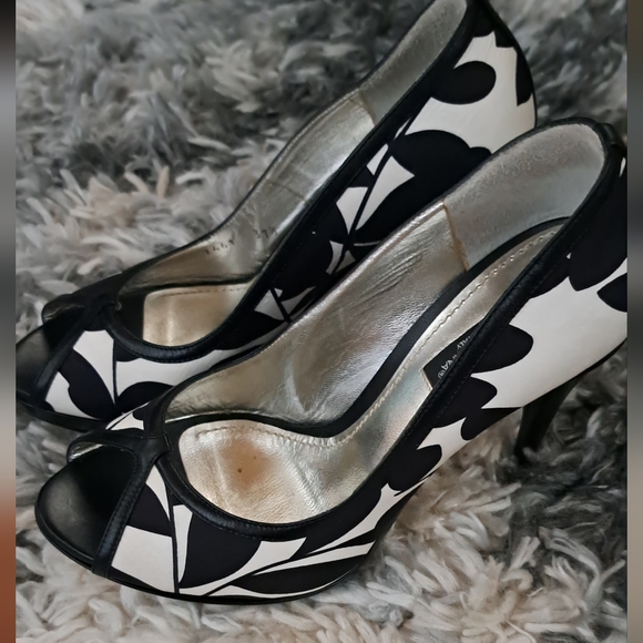 DOLCE & GABBANA LIKE NEW - Picture 7 of 9